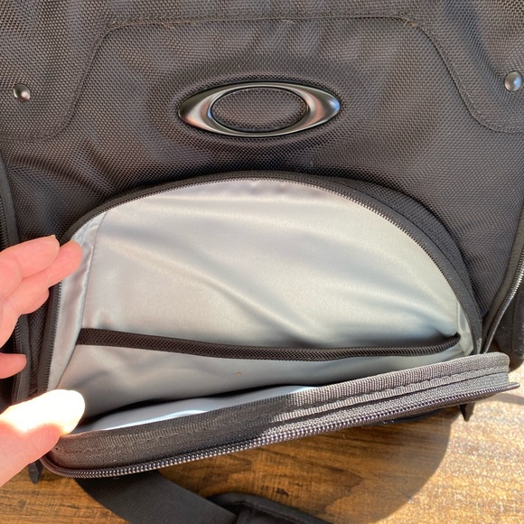 Oakley Backpack - Picture 13 of 13